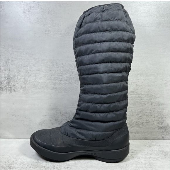 Oofos Winter & Rain Boots - Picture 3 of 7